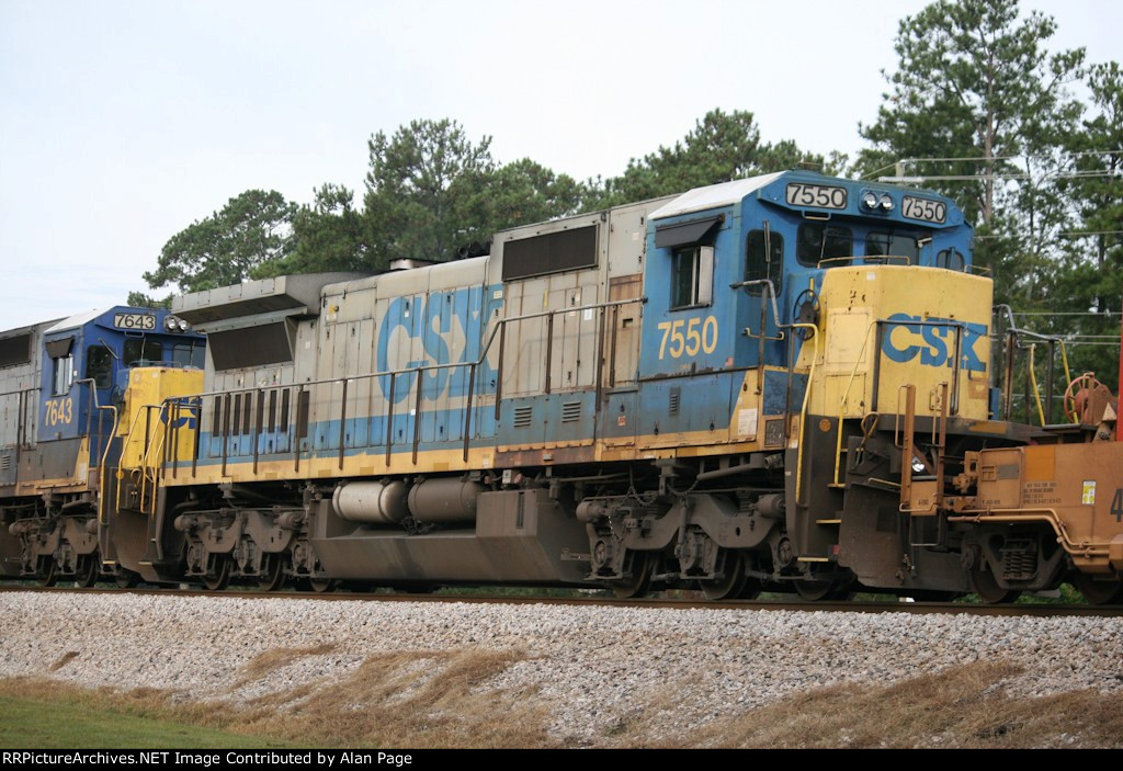 CSX C40-8 7550 runs third